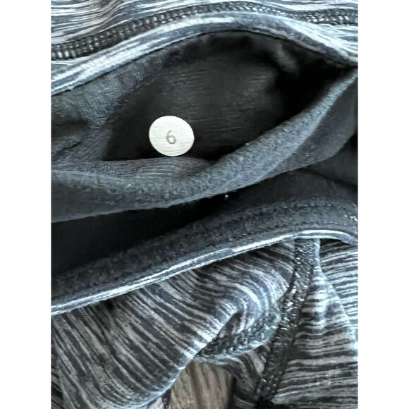 Lululemon Crop Blue And Gray Striped Leggings Size 6 - Picture 4 of 7